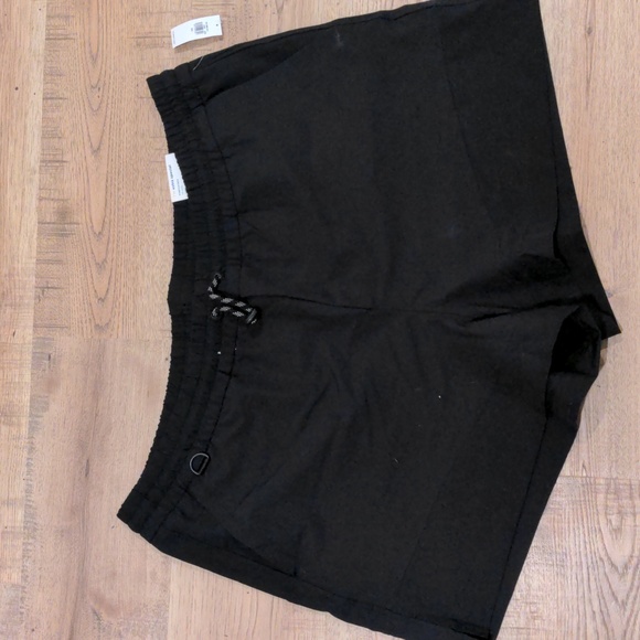 Old Navy Pants - NWT Old Navy Stretchy Athletic Shorts - XXL